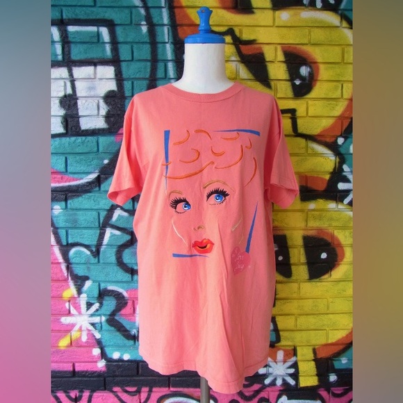 Vintage 1997 MGM Grand I Love Lucy Pink Embroidered Shirt - Picture 6 of 6